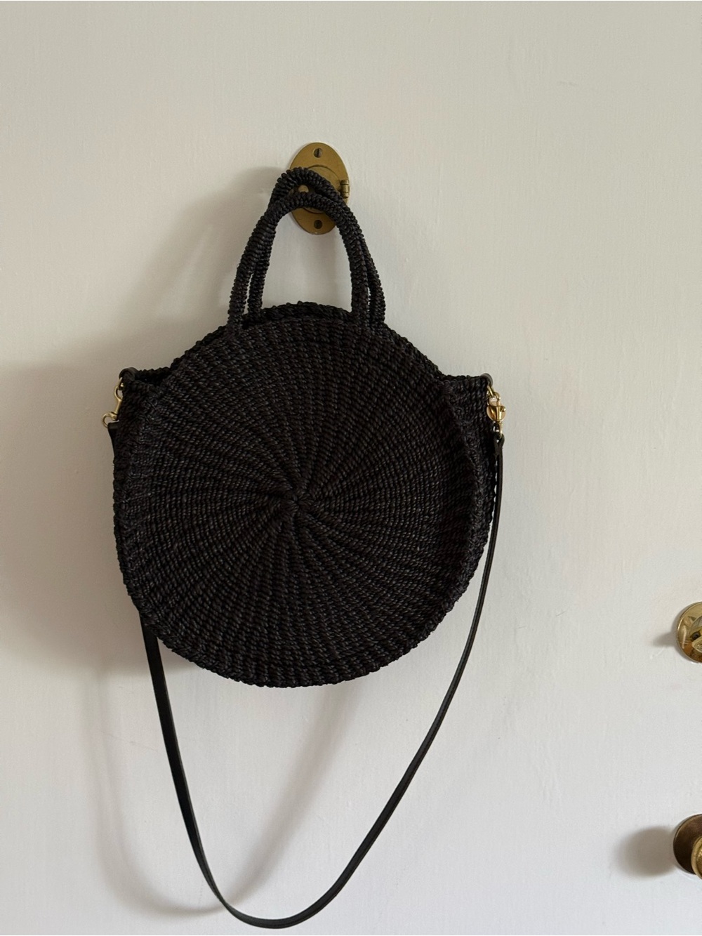 CLARE V. Woven bag in perfect condition.